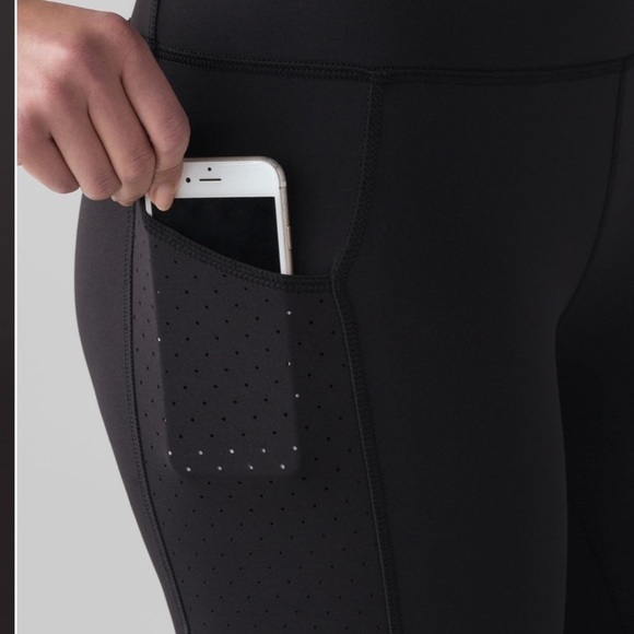 Lululemon Mind Over Miles 17” Luxtreme Crop Black Size 6 - Picture 4 of 13